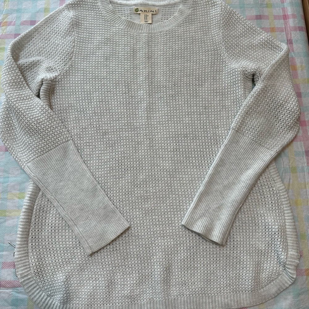 AKINI Lightweight Off WhiteKnit Sweater for Women With Zipper Sides New No Tags